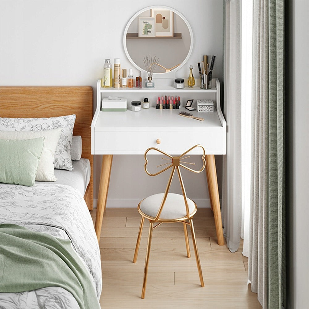 Fehér fésülködőasztal tükörrel, 70x40x85 cm – kompakt, modern és elegáns kialakítás