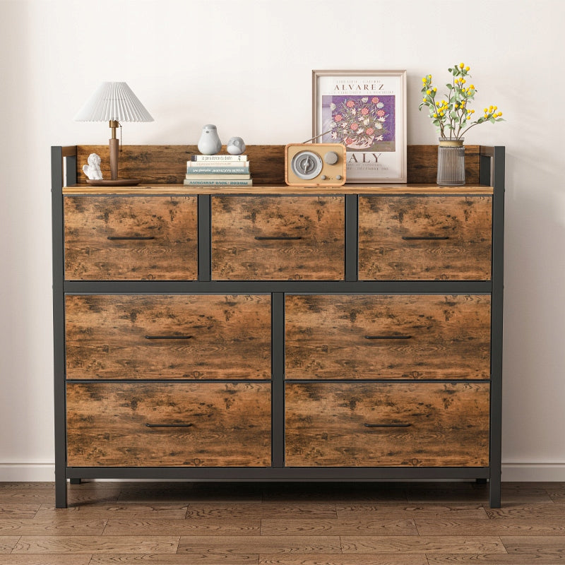 Rustikusan barna komód 7 fiókkal – 98 × 85 × 28,5 cm, loft ipari stílus