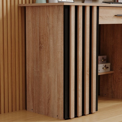 Modern, loft stílusú számítógépasztal lécekkel és polccal