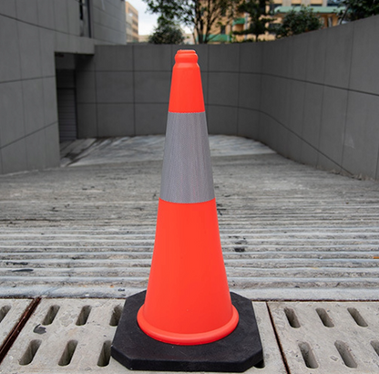 1 közlekedési kúp – ideális megoldás ideiglenes útburkolati jelöléshez