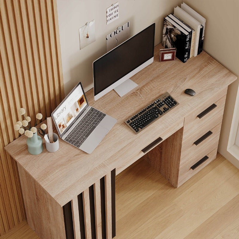 Modern, loft stílusú számítógépasztal lécekkel és polccal