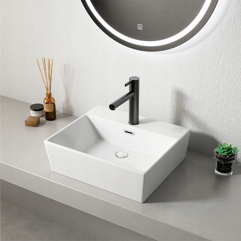 Fehér, téglalap alakú, nagy méretű, 41 x 36 cm-es kerámia mosdó