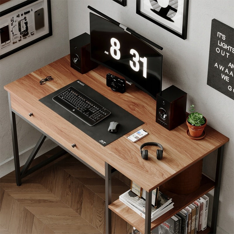 Világosbarna Ipari Loft Számítógépasztal Fiókokkal és Polcokkal 120cm